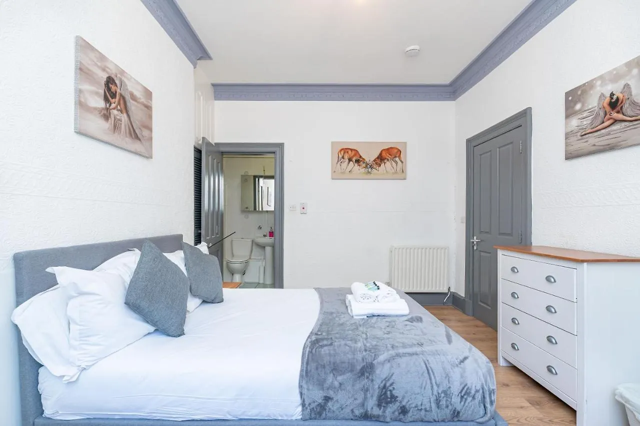 Luxury Five Bedroom Deluxe Duplex Apartment I City Centre Edinburgh I Fountainpark 0*,  Royaume-Uni