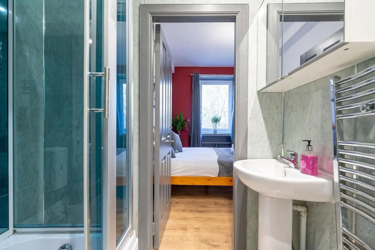 Luxury Five Bedroom Deluxe Duplex Apartment I City Centre Edinburgh I Fountainpark 0*,  Royaume-Uni