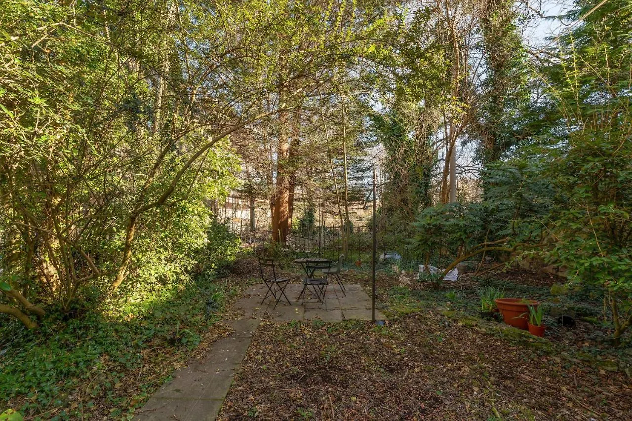Luxury Five Bedroom Deluxe Duplex Apartment I City Centre Edinburgh I Fountainpark