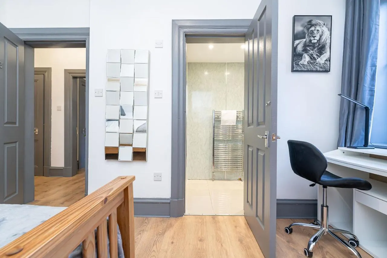 Luxury Five Bedroom Deluxe Duplex Apartment I City Centre Edinburgh I Fountainpark Royaume-Uni