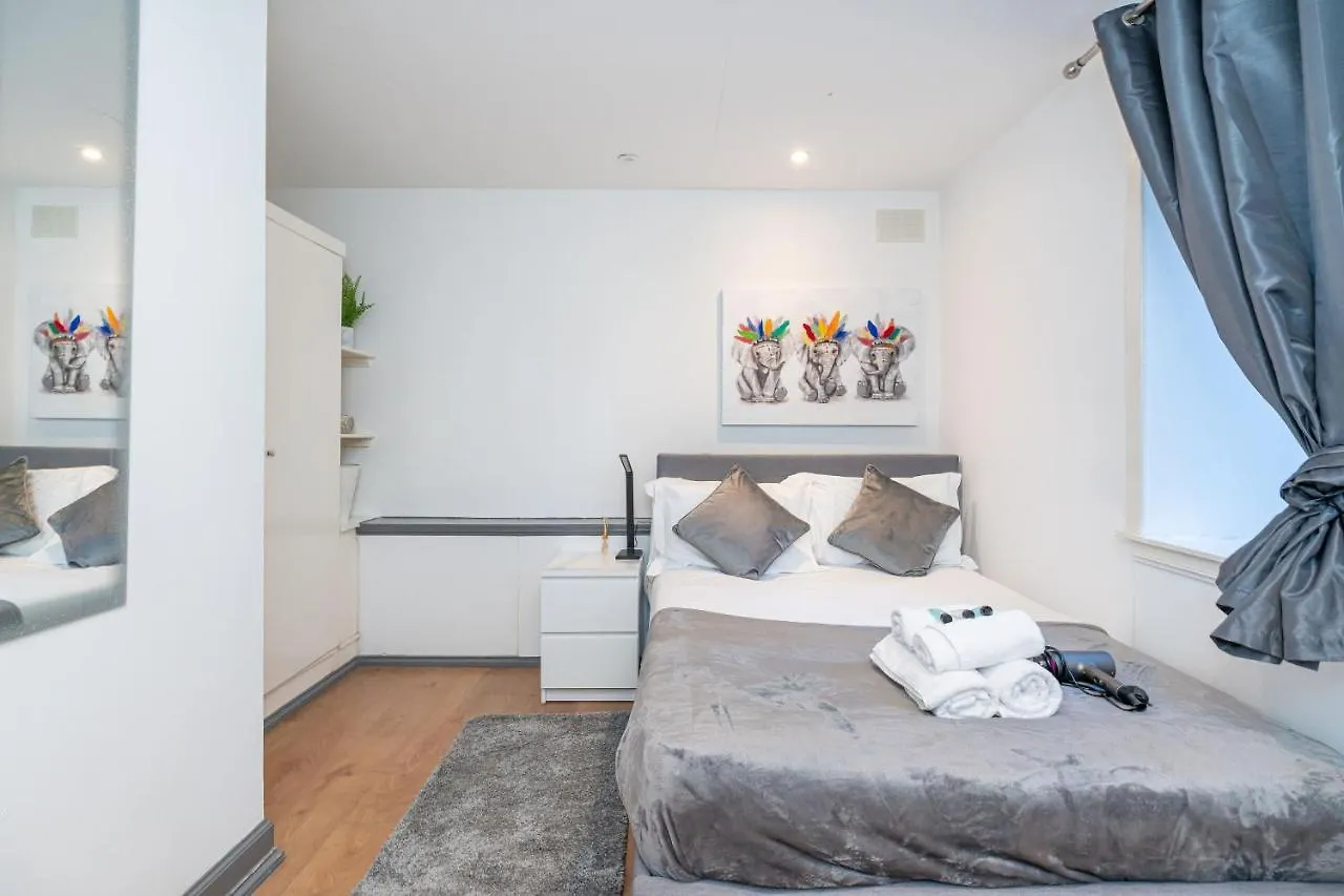 Luxury Five Bedroom Deluxe Duplex Apartment I City Centre Edinburgh I Fountainpark Wielka Brytania