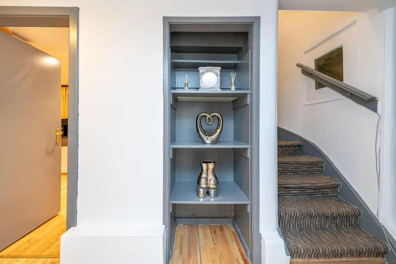 Luxury Five Bedroom Deluxe Duplex Apartment I City Centre Edinburgh I Fountainpark Wielka Brytania