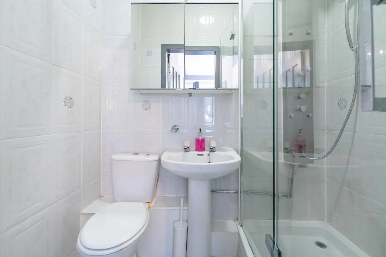 Luxury Five Bedroom Deluxe Duplex Apartment I City Centre Edinburgh I Fountainpark Wielka Brytania