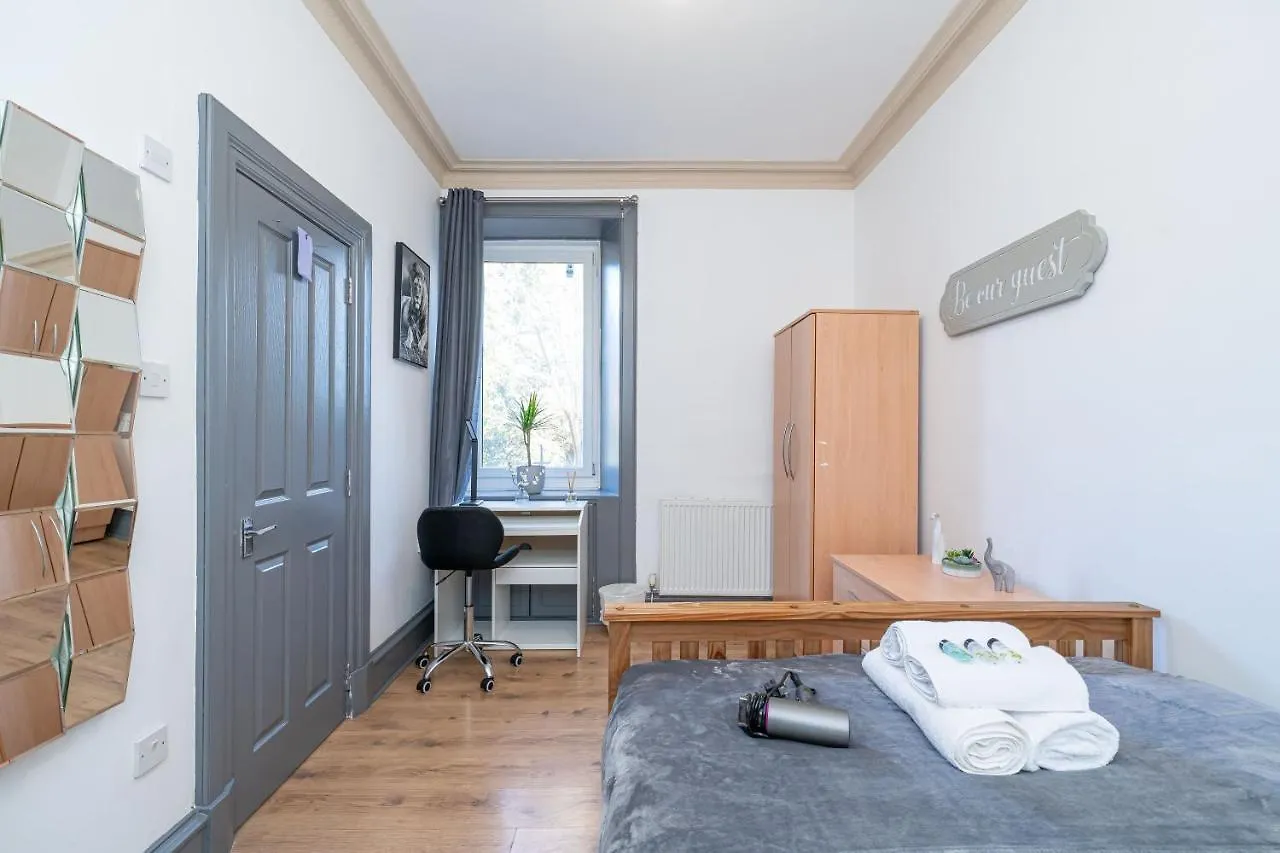 Luxury Five Bedroom Deluxe Duplex Apartment I City Centre Edinburgh I Fountainpark 0*,