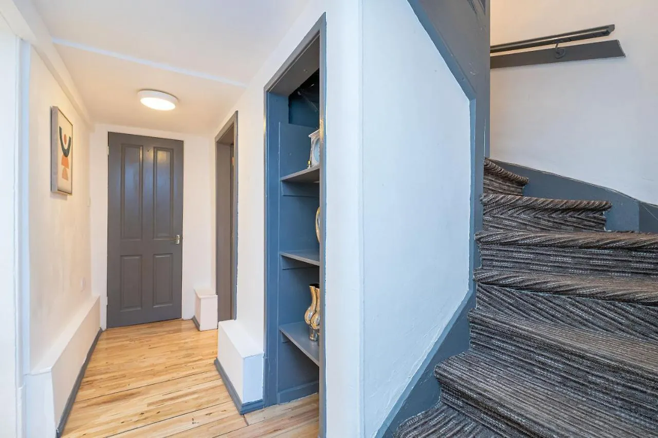 Luxury Five Bedroom Deluxe Duplex Apartment I City Centre Edinburgh I Fountainpark Wielka Brytania