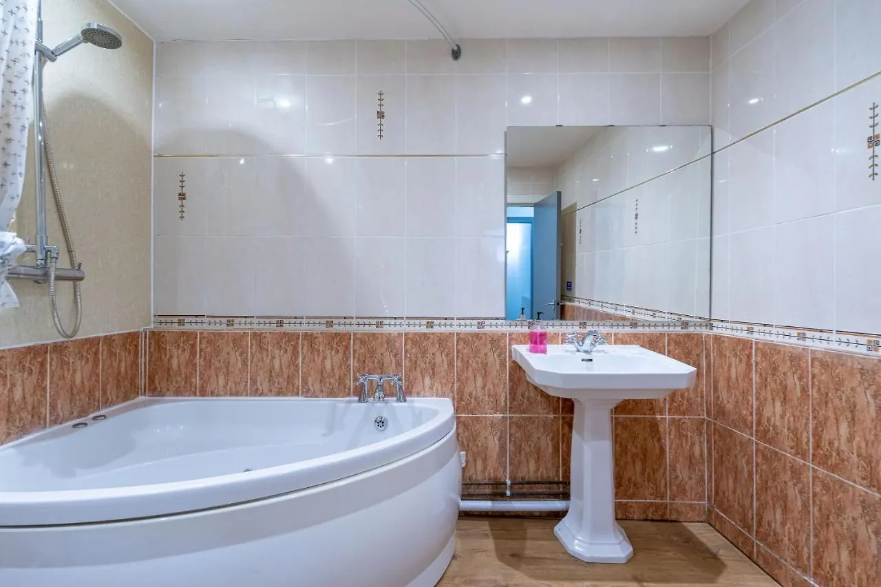 Luxury Five Bedroom Deluxe Duplex Apartment I City Centre Edinburgh I Fountainpark